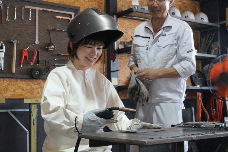 福井県・長田工業所の「アイアンプラネット」で溶接体験！　鉄工の現場で味わったモノづくりの楽しさ